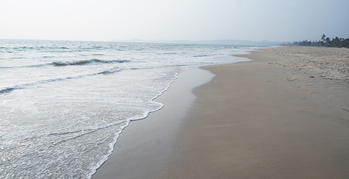 Arossim Beach shoreline in Goa