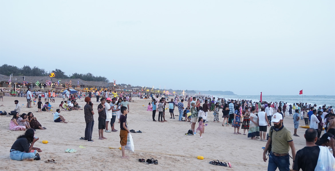 Evening crowd at Calangute Beach Goa