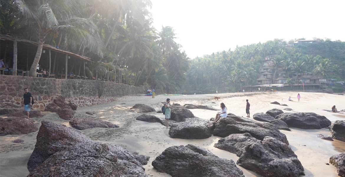 Rocky shore at Cola Beach, Goa