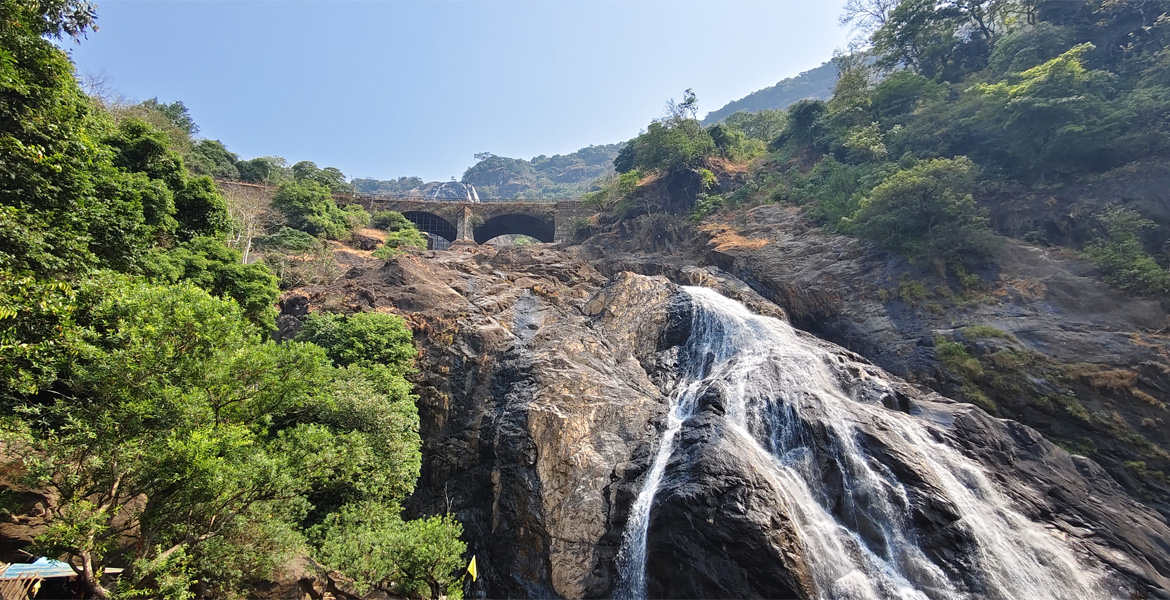 Panoramic view of Dudhsagar Falls, Goa