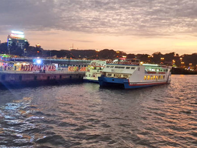 Cruise boats on the Mandovi River in Panaji, Goa