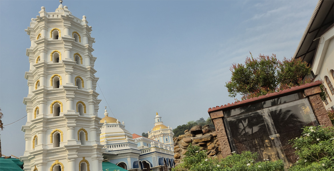 Deepastambha and Shiva statue at Mangueshi Temple Goa