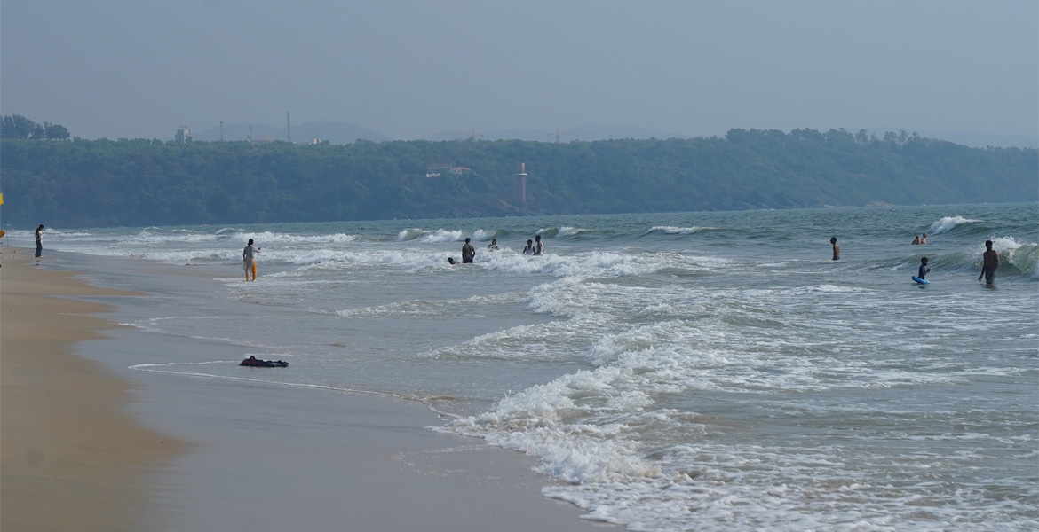 Waves at Mobor Beach, Goa