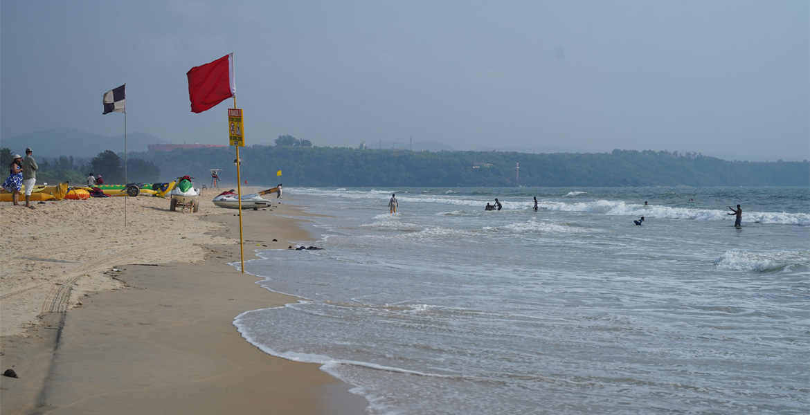 Water sports at Mobor Beach, Goa
