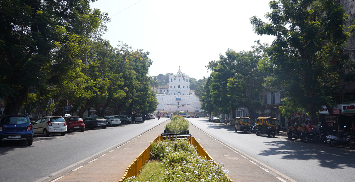 Street view of Our Lady of the Immaculate Conception Church, Panaji