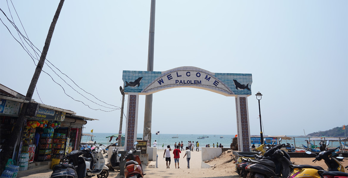 Entrance arch to Palolem Beach, Goa