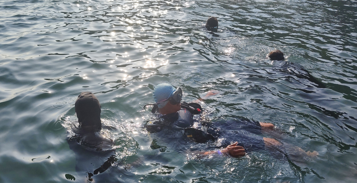 Beginner scuba diving training in Goa