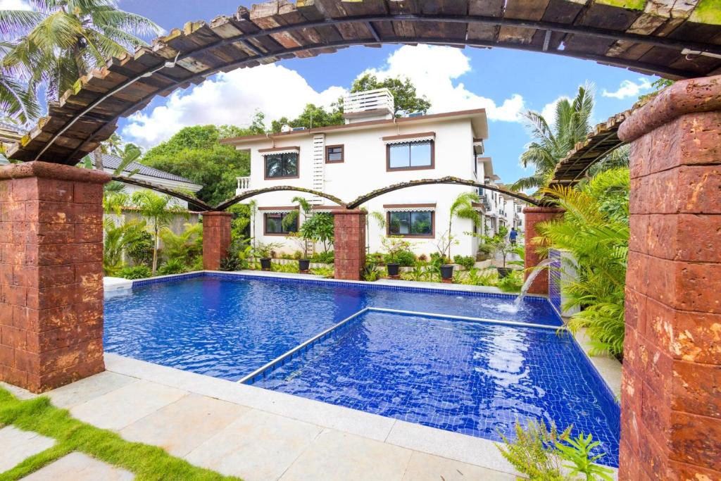 Side View Pool at DE12 VILLAS ANJUNA