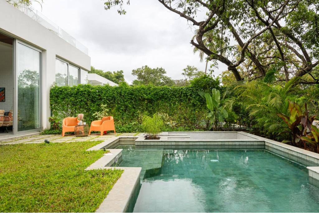 Private Pool