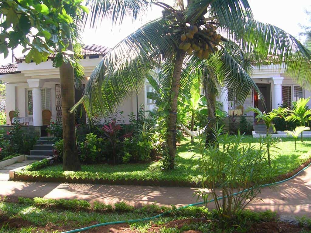 Exterior view of garden at Tobias Villas in Cavelossim, Goa
